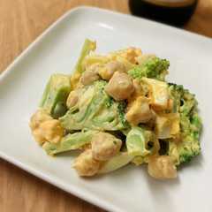 รูปของ ひよこ豆とゆで卵のゴロゴロサラダ
