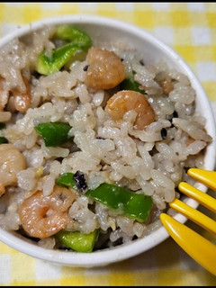 炊飯器で簡単!えびピラフ!-レシピのメイン写真