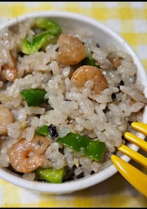 炊飯器で簡単！えびピラフ！-レシピのメイン写真