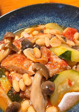 肉料理♡鶏もも肉とズッキーニの赤ワイン煮-レシピのメイン写真