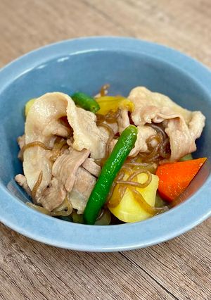 牛乳で作る肉じゃが【ここから栄養士】-レシピのメイン写真
