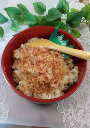 新玉葱の炊き込みご飯☆ほっこりと-レシピのメイン写真