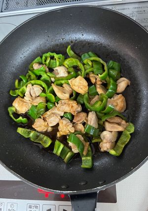 簡単ピーマンと鶏モモ肉炒め-レシピのメイン写真