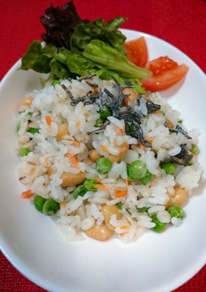 グリンピースと蒸し大豆の簡単健康★ピラフ-レシピのメイン写真