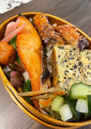 栄養おかず卵焼きと鮭のり弁-パパ弁当-レシピのメイン写真