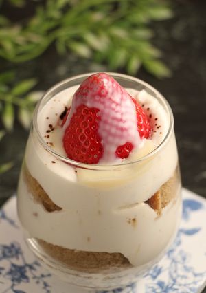 簡単！コーヒーロールパフェ-レシピのメイン写真