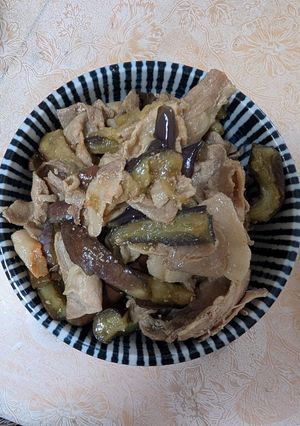 簡単★茄子と豚こま肉のバタポン炒め-レシピのメイン写真