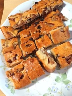 リンゴの蜂蜜煮とレーズンの簡単ケーキ-レシピのメイン写真