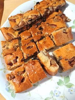 リンゴの蜂蜜煮とレーズンの簡単ケーキ-レシピのメイン写真