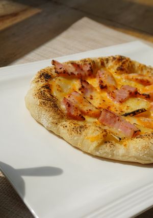 たっぷりチーズとじゃが芋のおもてなしピザ-レシピのメイン写真