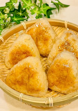 【冷凍保存】バター香る♡ちりめん醤油焼きおにぎり-レシピのメイン写真