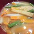 バター風味の人参とさつま揚げとインゲンのお味噌汁