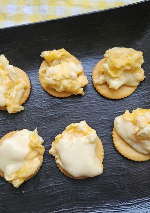 チーズ好きの朝食に！チーたまクラッカー！-レシピのメイン写真