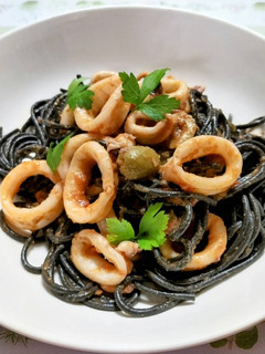 イカとトマトのイカ墨パスタ-レシピのメイン写真