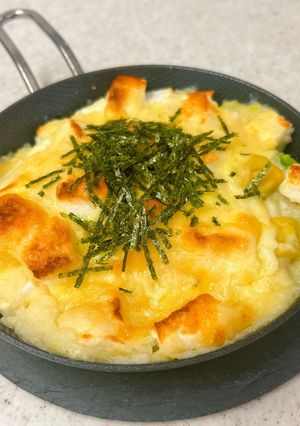 山芋とろろ焼き♪はんぺんとアボカド-レシピのメイン写真