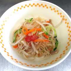 รูปของ 簡単給食　冷やし中華風サラダ