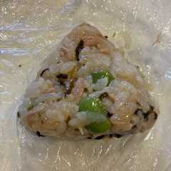 รูปของ 塩昆布おにぎり