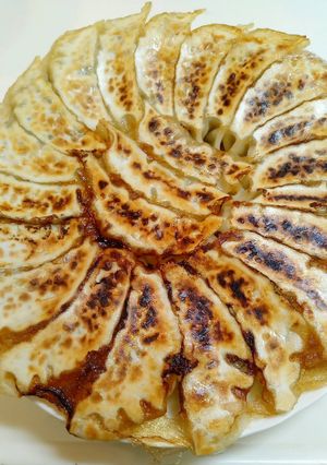 家族も絶賛!家庭食堂の絶品焼き餃子-レシピのメイン写真