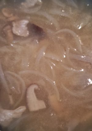 しいたけと玉ねぎと豚肉のほっこりお味噌汁-レシピのメイン写真