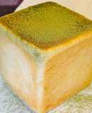 濃厚抹茶チーズケーキパンを閉じ込めたパン
