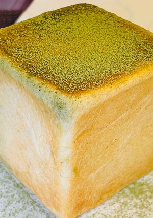 濃厚抹茶チーズケーキパンを閉じ込めたパン-レシピのメイン写真