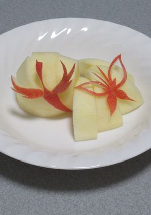 りんご1個で作る！？鳥と蝶々の飾り切り♪-レシピのメイン写真