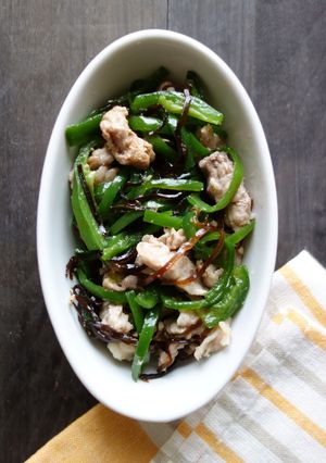 ピーマンと豚小間肉の塩昆布和え-レシピのメイン写真