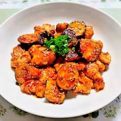 A picture of 簡単夕飯主菜昼食薩摩芋鶏肉ヤムニョムチキン肉料理.