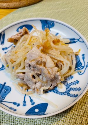 レンジで簡単！もやしと豚バラの梅風味-レシピのメイン写真