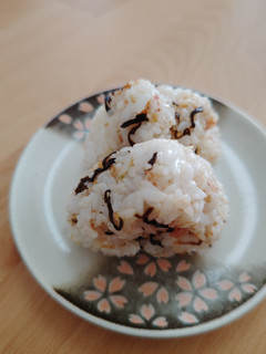 ピリッとさわやか塩昆布おにぎり-レシピのメイン写真