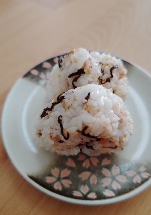 ピリッとさわやか塩昆布おにぎり-レシピのメイン写真