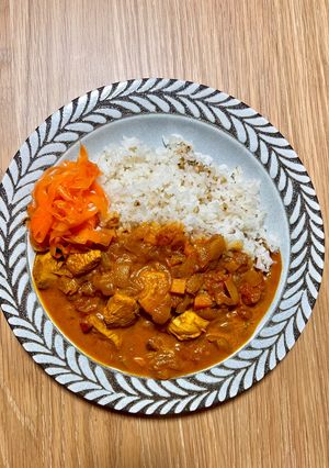 スパイスカレーとキャロットラペ-レシピのメイン写真