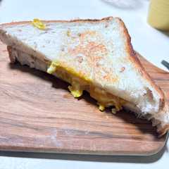 รูปของ 簡単!スクランブルエッグのホットサンド♪