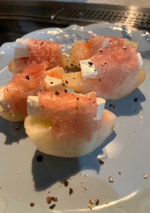 桃と生ハムとクリームチーズでおつまみや前菜に-レシピのメイン写真