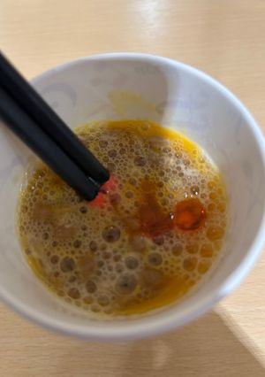 夜勤だからごめん飯:納豆卵ラー油醤油めし-レシピのメイン写真