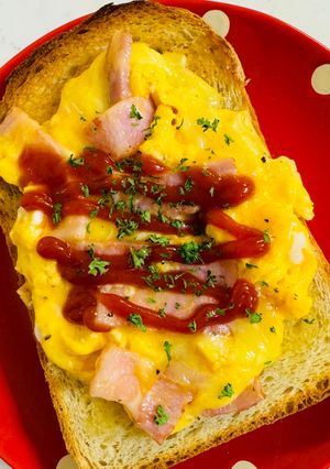 ベーコンチーズスクランブルエッグトースト-レシピのメイン写真