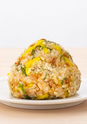 とりそぼろおにぎり-レシピのメイン写真
