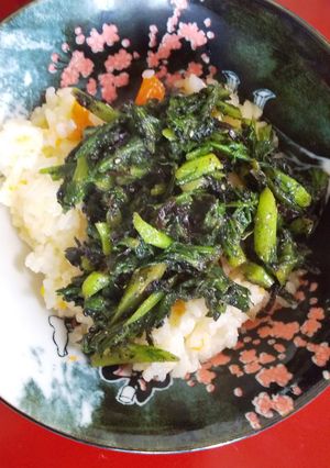 #塩麹漬けチャレンジ春菊丼-レシピのメイン写真