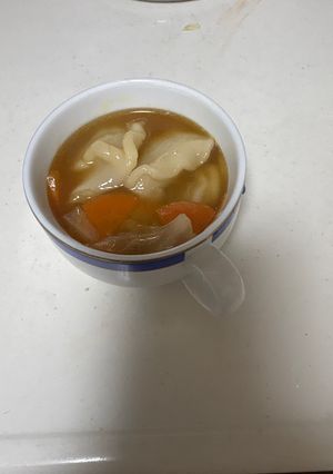 水餃子を使ったコンソメスープ-レシピのメイン写真