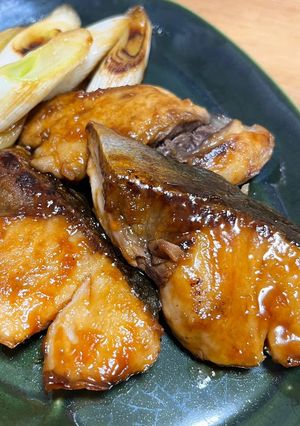 ネギ添え♪ご飯がすすむぶりの照り焼き-レシピのメイン写真