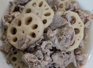 簡単★豚こま肉とレンコンの煮付け-レシピのメイン写真