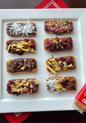 簡単　ロータスクッキーのデコチョコ♡-レシピのメイン写真
