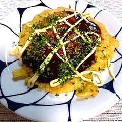 A picture of もやしシャキシャキのお好み焼き.