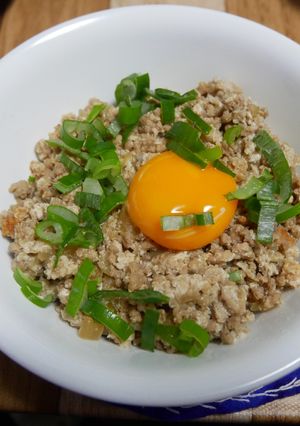 不器用卵白ソース魯肉飯風挽肉丼-レシピのメイン写真