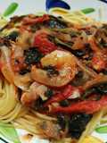 海老とほうれん草のトマトソースパスタ