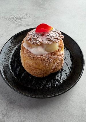 二層クッキーシュー桃のレモンバーベナ風味-レシピのメイン写真