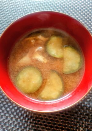 黒くならない！コクうま♡なすの味噌汁-レシピのメイン写真