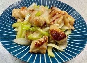 簡単！鶏もも肉とセロリの塩麹中華炒め-レシピのメイン写真