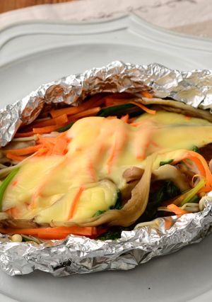 野菜たっぷり鮭のチーズホイル焼き-レシピのメイン写真