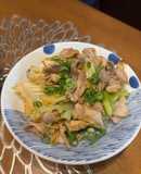 春キャベツと豚バラの蒸し焼き